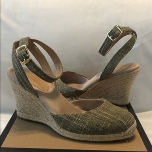 Green gold espadrilles by Aerosoles